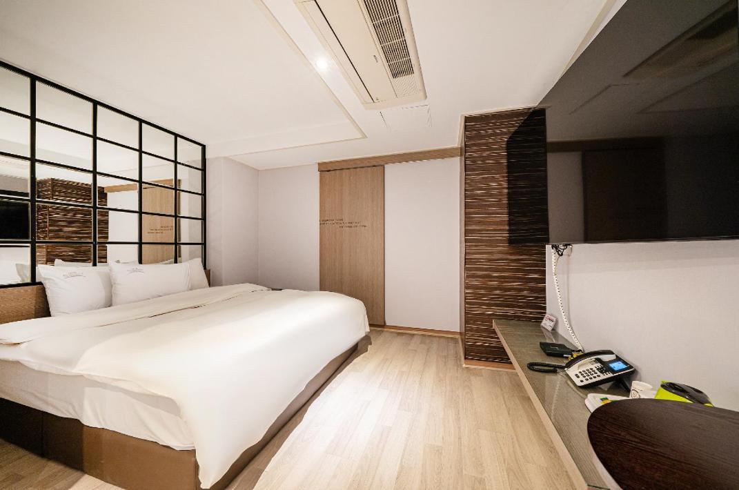 Regency Hotel Seongnam Exterior photo